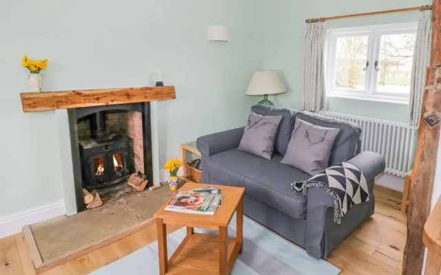 Wigrams Canalside Cottage