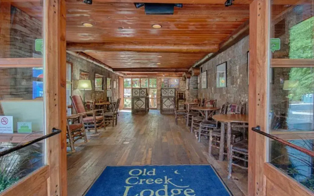 Old Creek Lodge