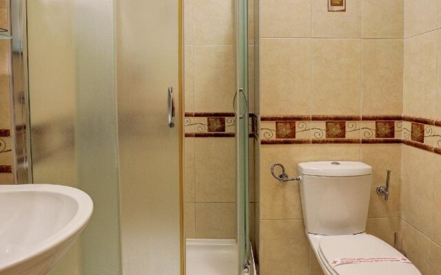Lalov Egrek Hotel