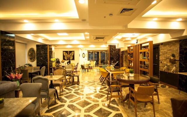 Lion Park Suites & Residence Hotel