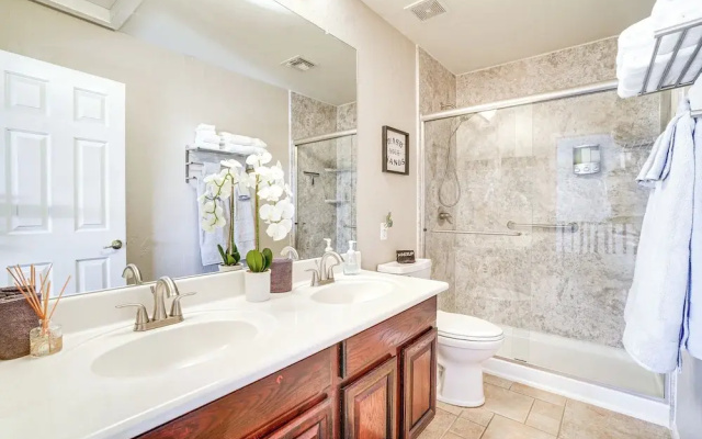 1/2 Mi to Lake: Family Home w/ Hot Tub in Goodyear