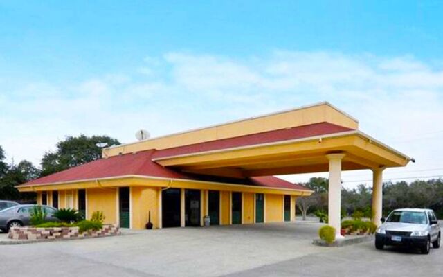 OYO Hotel Ingleside TX