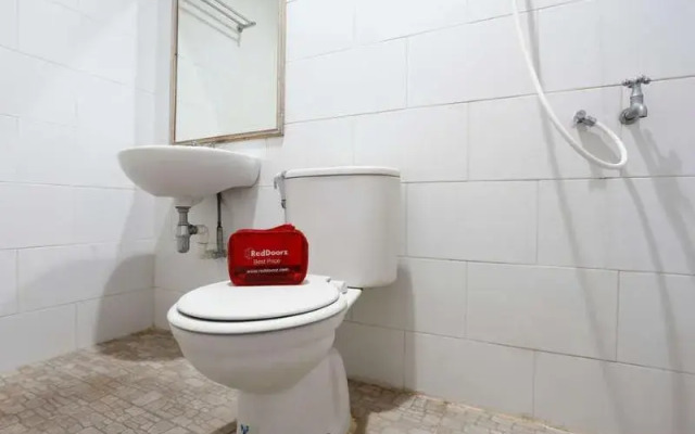 Reddoorz Plus Near Adisucipto Airport 2