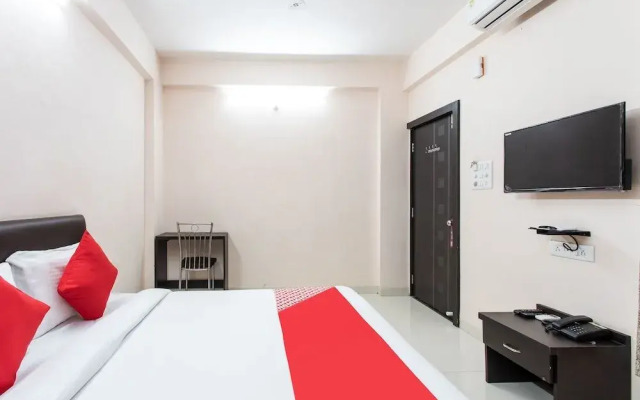 OYO 27654 Hotel Grand Valley