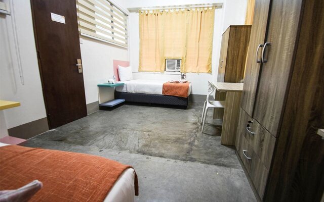 Alicia Tower Residences - Adult Only - Hostel