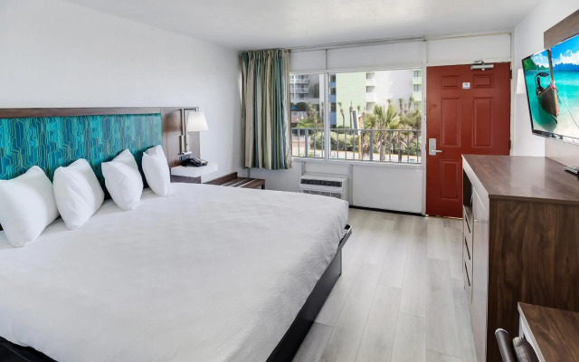 Blu Atlantic Oceanfront Hotel & Suites