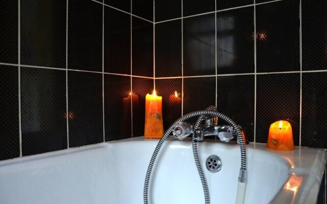 6 Ensuite Bedrooms-sleeps 12-garden-sea & Mtn View