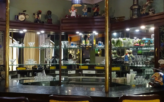 Hotel Diplomat Residency