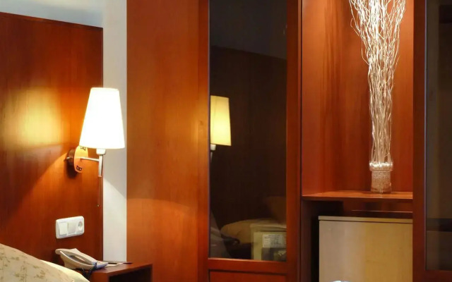 Leonardo Hotel Granada