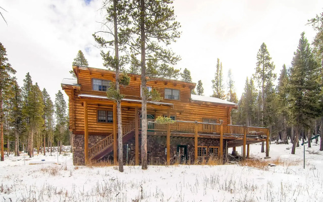 Snowshoe Retreat Boreas Pass by Pinnacle Lodging
