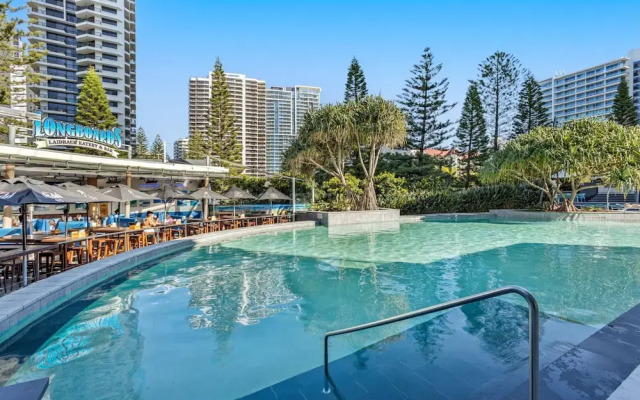 Oceanview 2-bed With Pool, Sauna, Gym & Parking