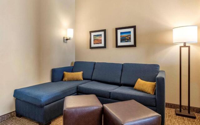 Comfort Inn & Suites