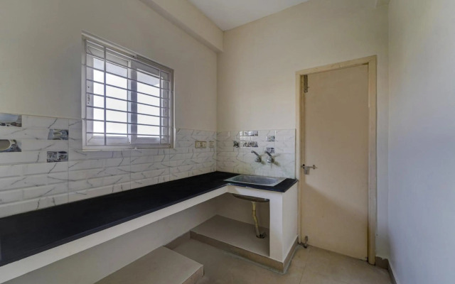 OYO Flagship 80521 Senthamizh Residency