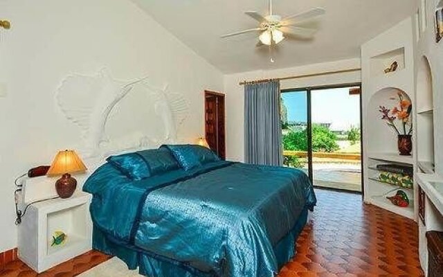 Walk to Cabo Marina & Downtown, Villa Mira Flores
