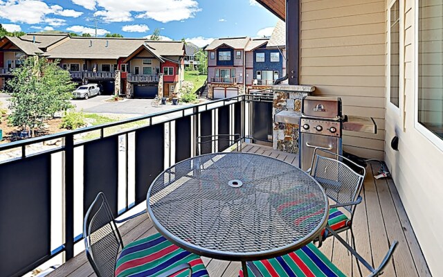 Steamboat Springs Skiers Townhouse by RedAwning