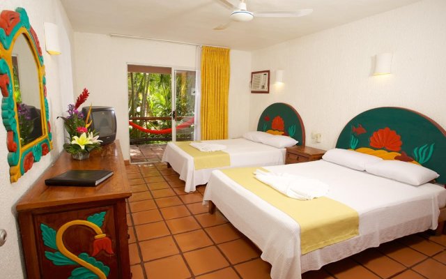 Отель Tukan Hotel Playa del Carmen
