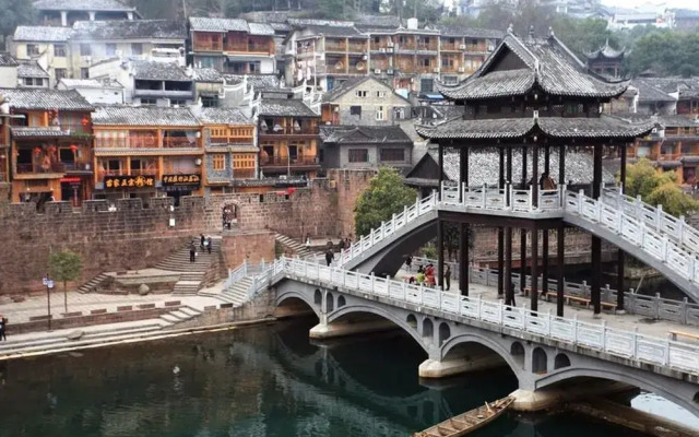 Yijian River View Guesthouse