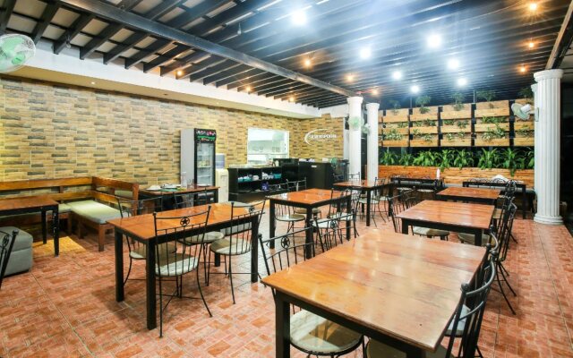 OYO 252 Hotel Euroasia (Vaccinated Staff)