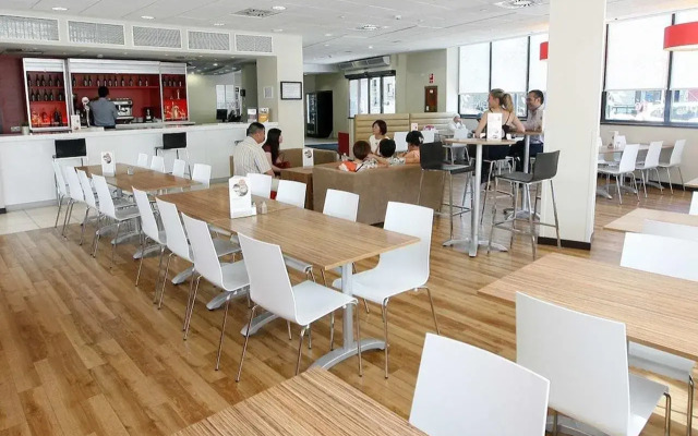 Travelodge Valencia Aeropuerto