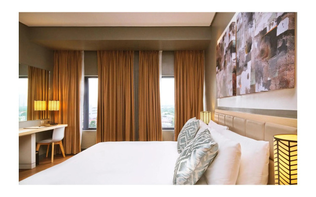 Summit Hotel Greenhills