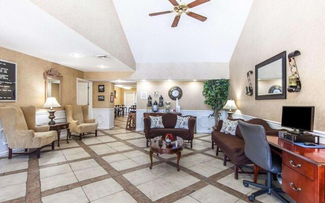 Quality Inn Decherd / Winchester