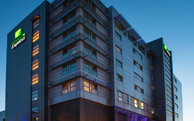 Holiday Inn Express Swindon City Centre by IHG