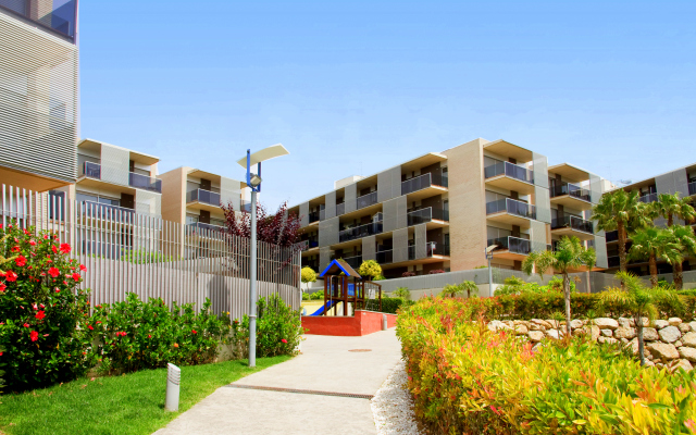 Rentalmar Families Paradise Village