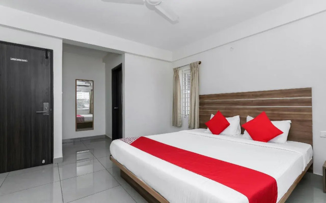 The Red Lotus Premium By OYO Rooms