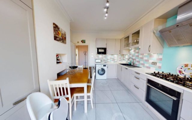 Superb 4 bed flat wgarden - 1 min to Queen's Park