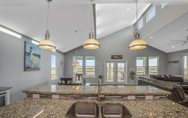 La Sirena - Overlooking Nature Preserve