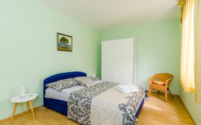 Amazing Home in Lovorno With Wifi and 4 Bedrooms