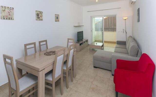 A05 - Luxury 1 Bed Fully Equipped with Pool
