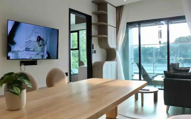 De La Sol  District 4