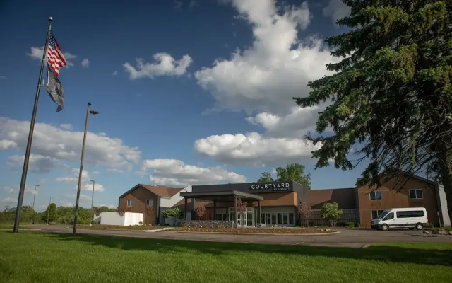 Courtyard Lansing