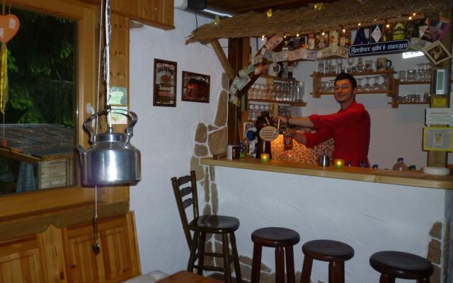 Cosy Apartment With Covered Porch
