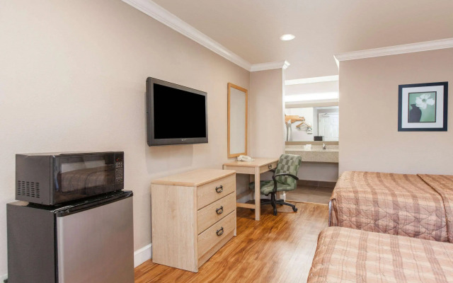 Days Inn by Wyndham San Francisco S/Oyster Point Airport