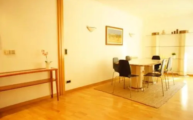 Modern Apartment near the Bridge