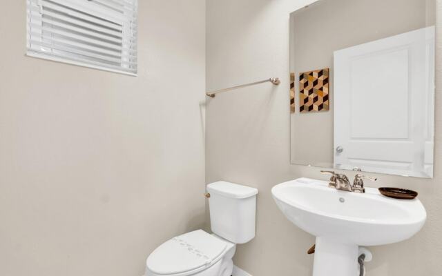 Comfy House at Compass Bay Cb102