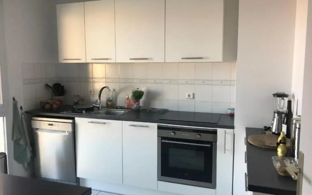 Chambre dans appartement avec vue sur le port