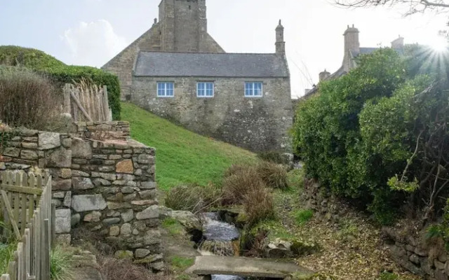 Small Cocoon for 2 by the sea