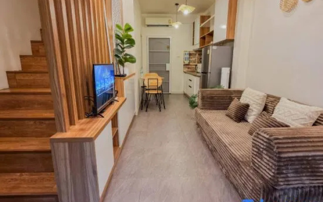 No.2 Tiny Townhome Near Saturday Night Market