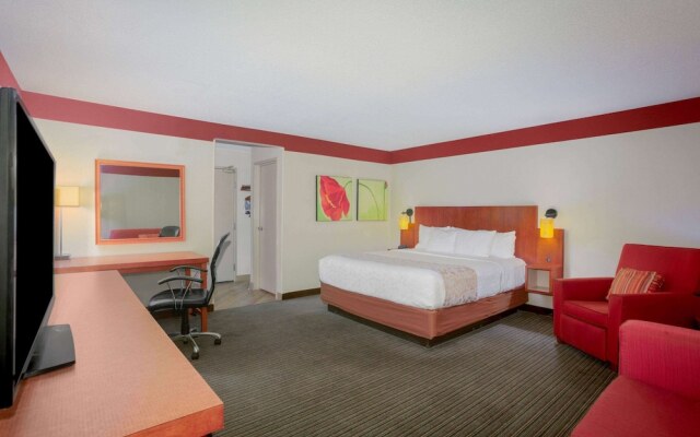 La Quinta Inn & Suites Springdale