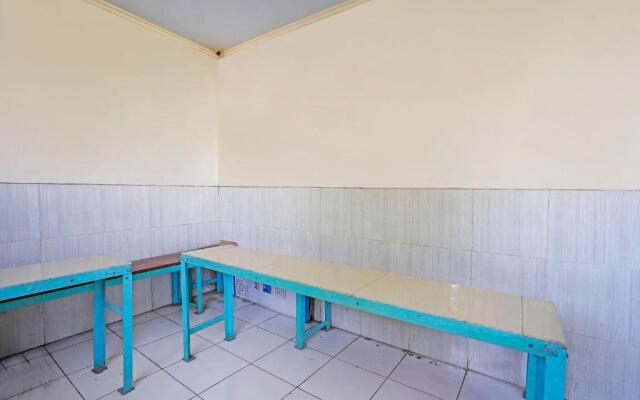 OYO Life 91670 Mannsur Homestay Syariah