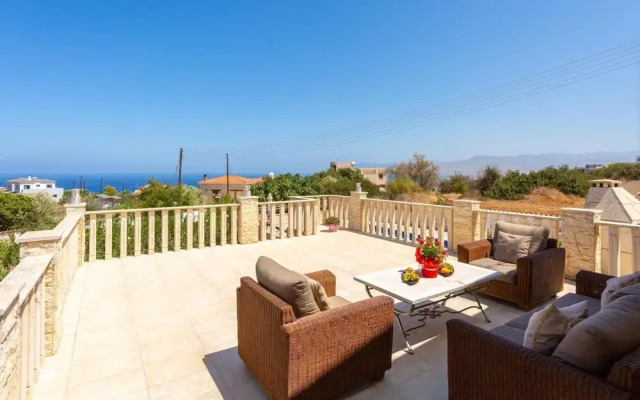 Villa Stone House in Neo Chorio