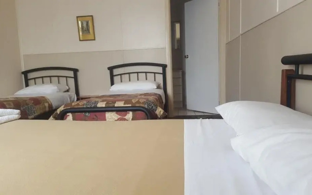 Tingle All Over Budget Accommodation