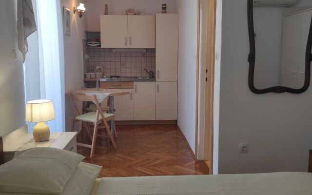 Studio apartment Zdene - with parking : SA2 Banjol, Island Rab