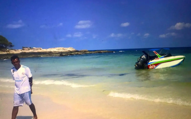 Front Samet Beach house with swimming pool