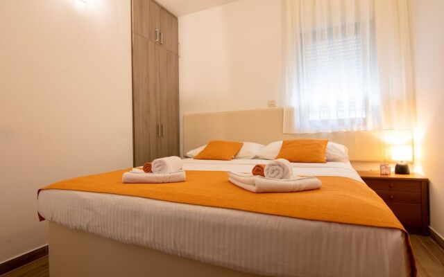 Makarska Beach Apartments Lucija