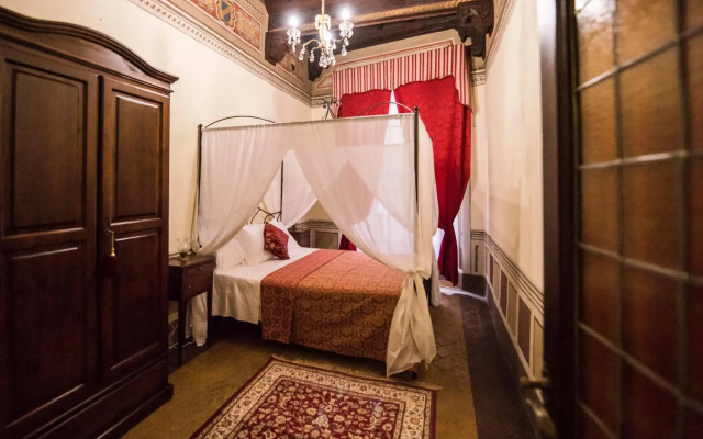 All'ombra della Torre