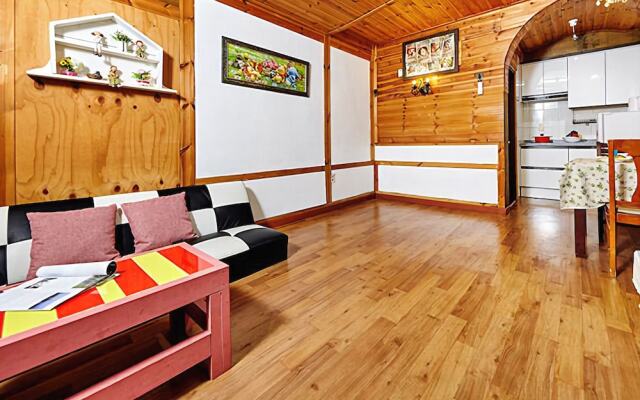 Chuncheon(Namiseom) Remember Pension (Spa, BBQ, Pick up)
